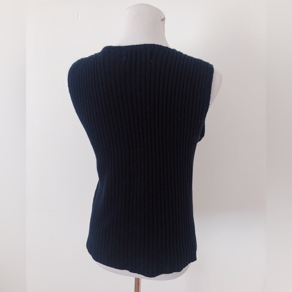 Vintage 70s Suede and Crochet Knit Vest Top / Vintage Crochet Knit Button Up Top - Picture 3 of 9